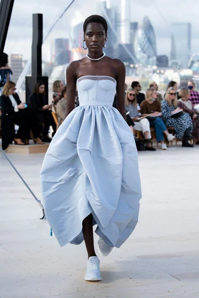 Look 9